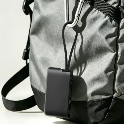 CRUX, plastična kutijica sa usb kablom, adapterima i držačem za mobilne uređaje, 8/1, crna