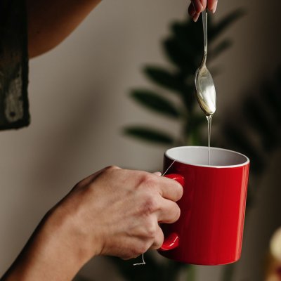 BARTON, keramička šolja, 325 ml, crveno-bela