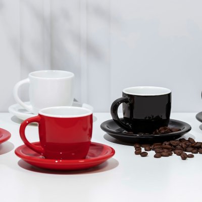MOMENTO C MINI, šolja za espresso sa tacnom od fine keramike, 100 ml, crvena